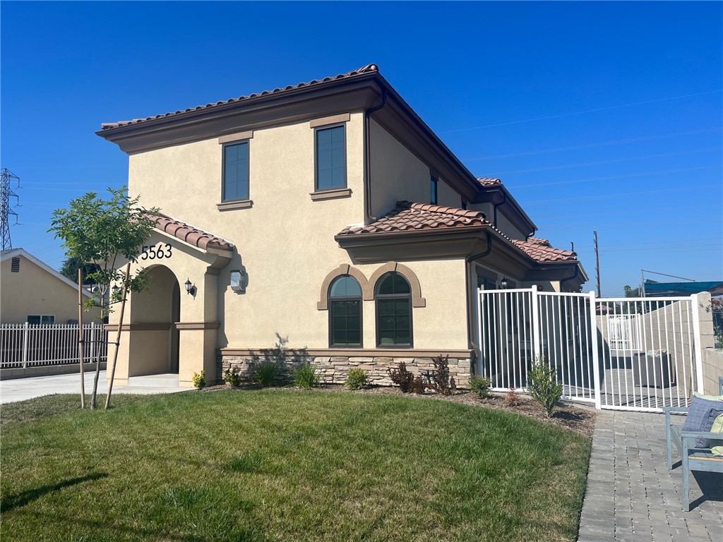 5563 N Burton Avenue