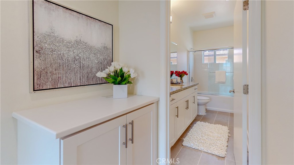 5563 N Burton Avenue