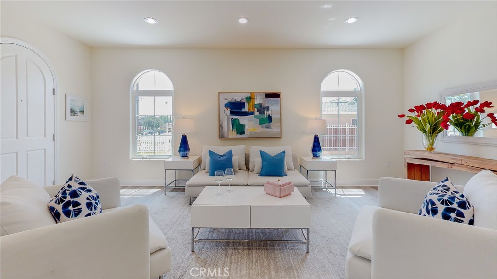 5563 N Burton Avenue