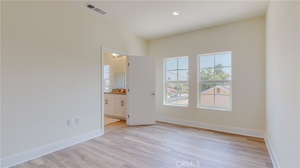 5563 N Burton Avenue