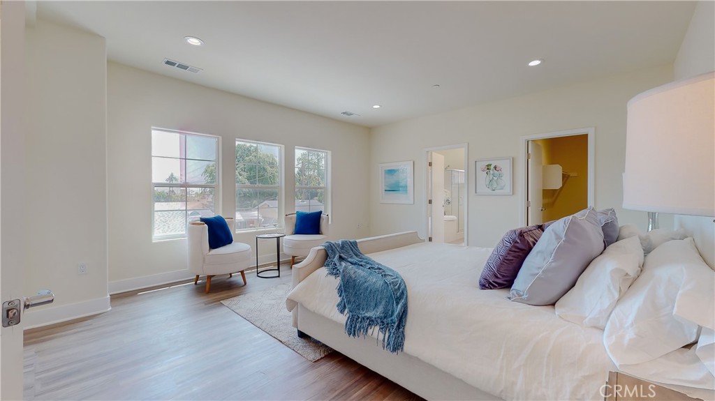 5563 N Burton Avenue