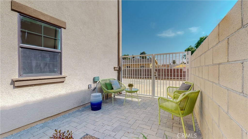 5563 N Burton Avenue