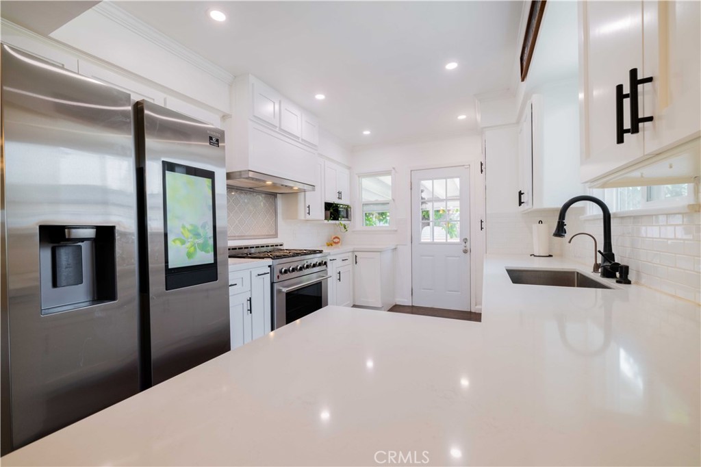 865 W Chester Road