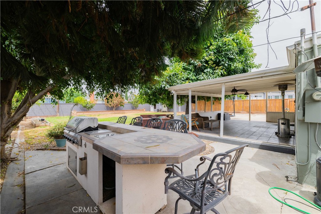 865 W Chester Road