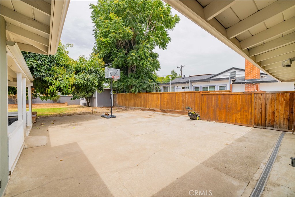865 W Chester Road
