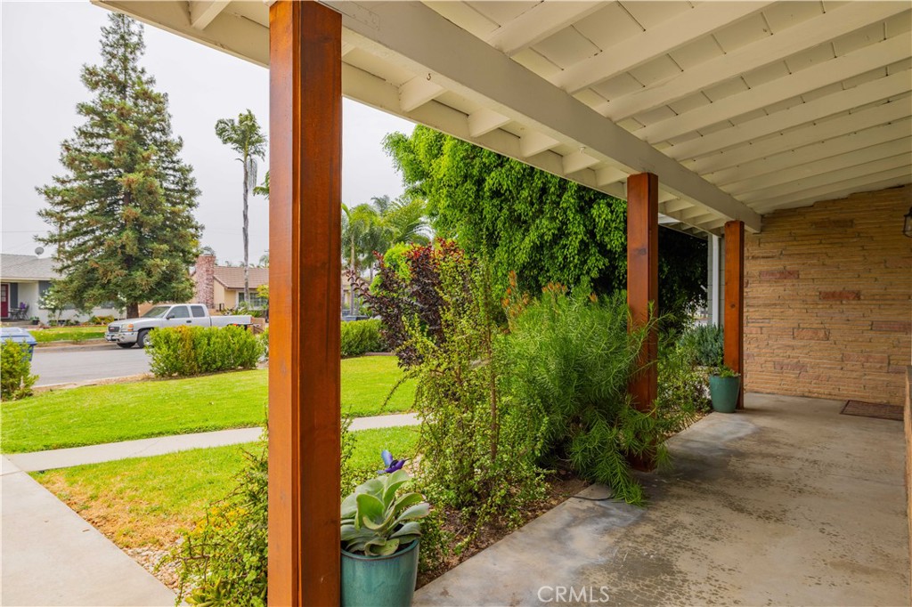 865 W Chester Road
