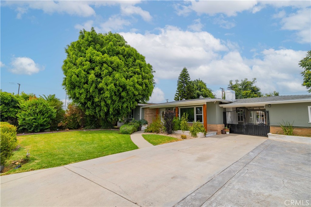865 W Chester Road
