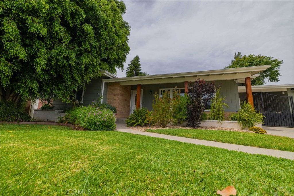 865 W Chester Road