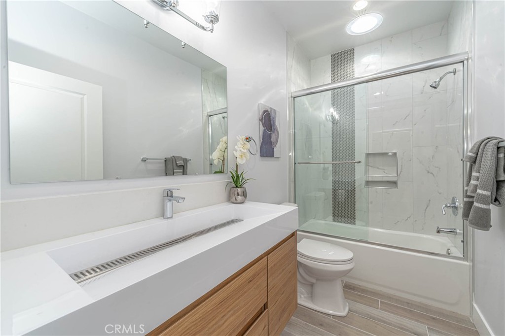 16634 Elmcroft Avenue