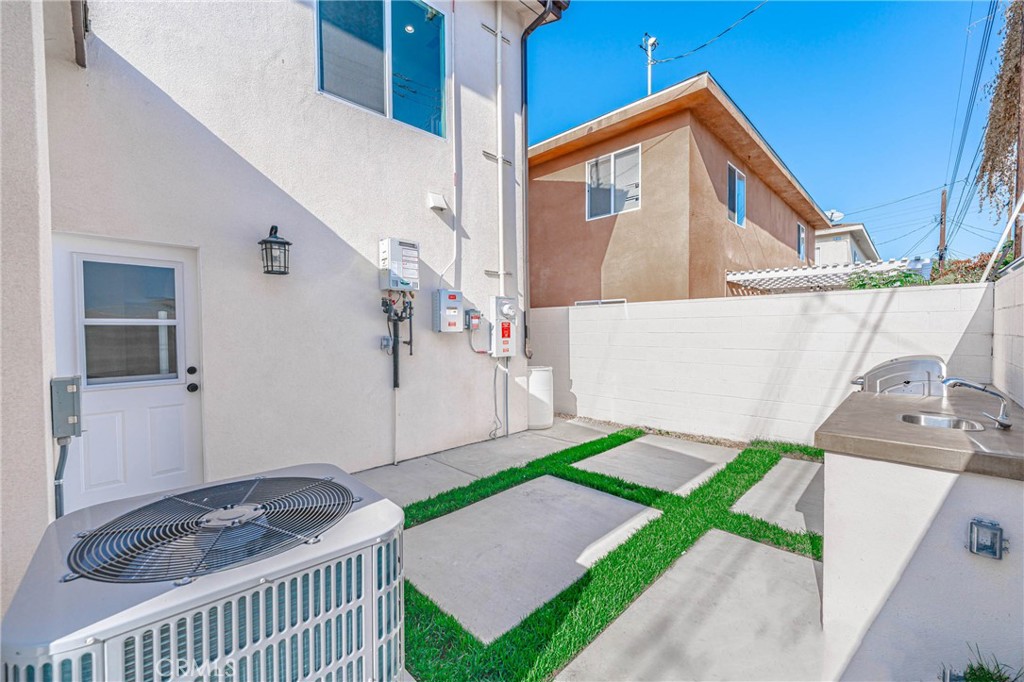 16634 Elmcroft Avenue