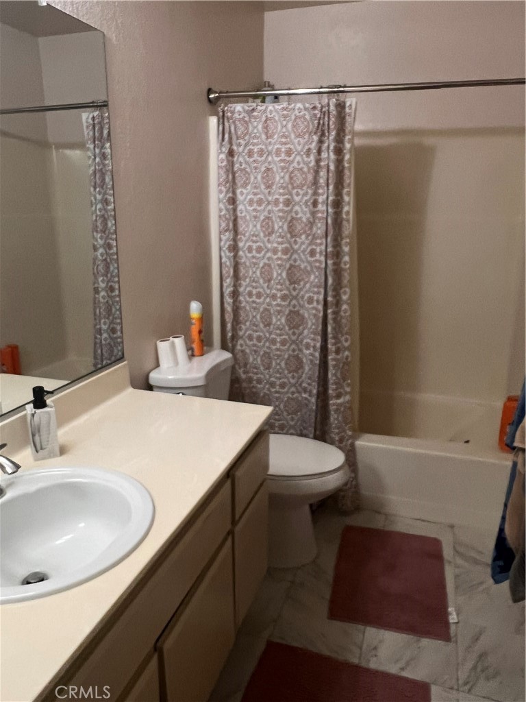 648 S Azusa Avenue 19