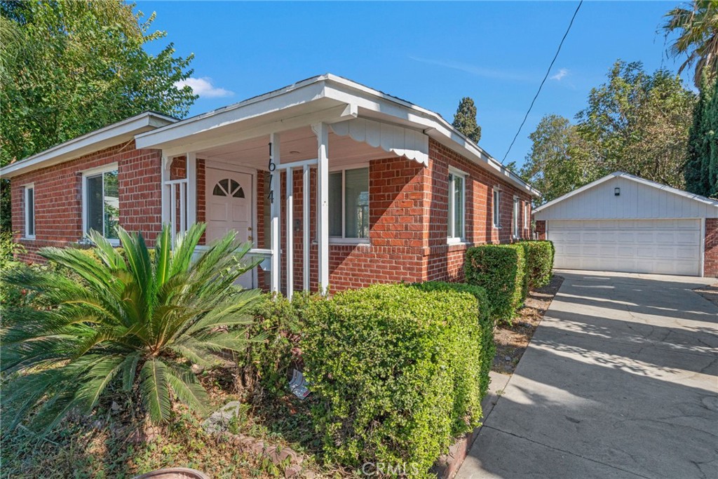 1674 Alameda Street