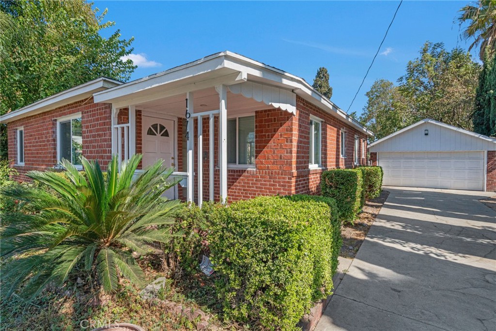 1674 Alameda Street
