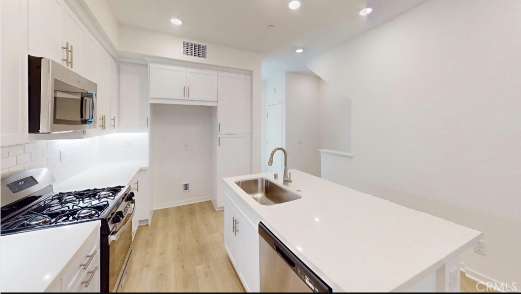 16434 Whittier Boulevard 3