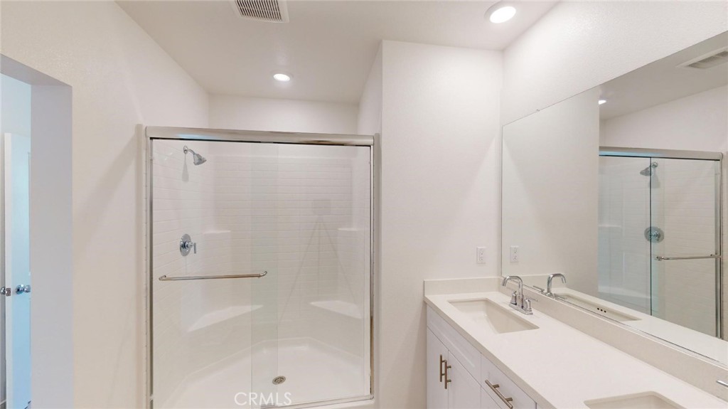 16434 Whittier Boulevard 3