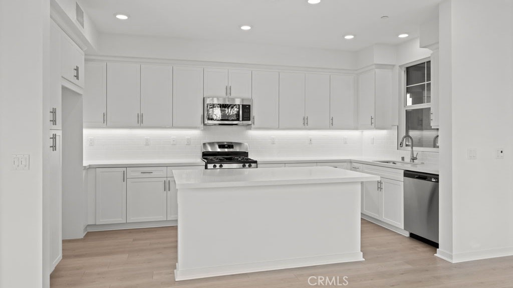 16438 Whittier Boulevard 3