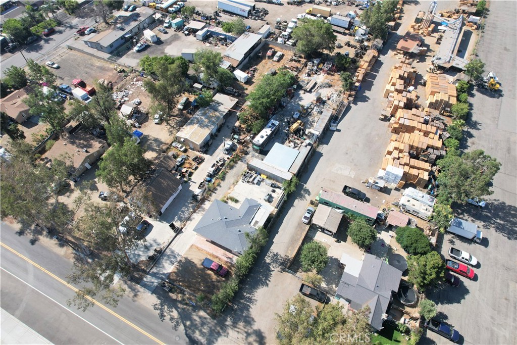 13851 Santa Ana Avenue