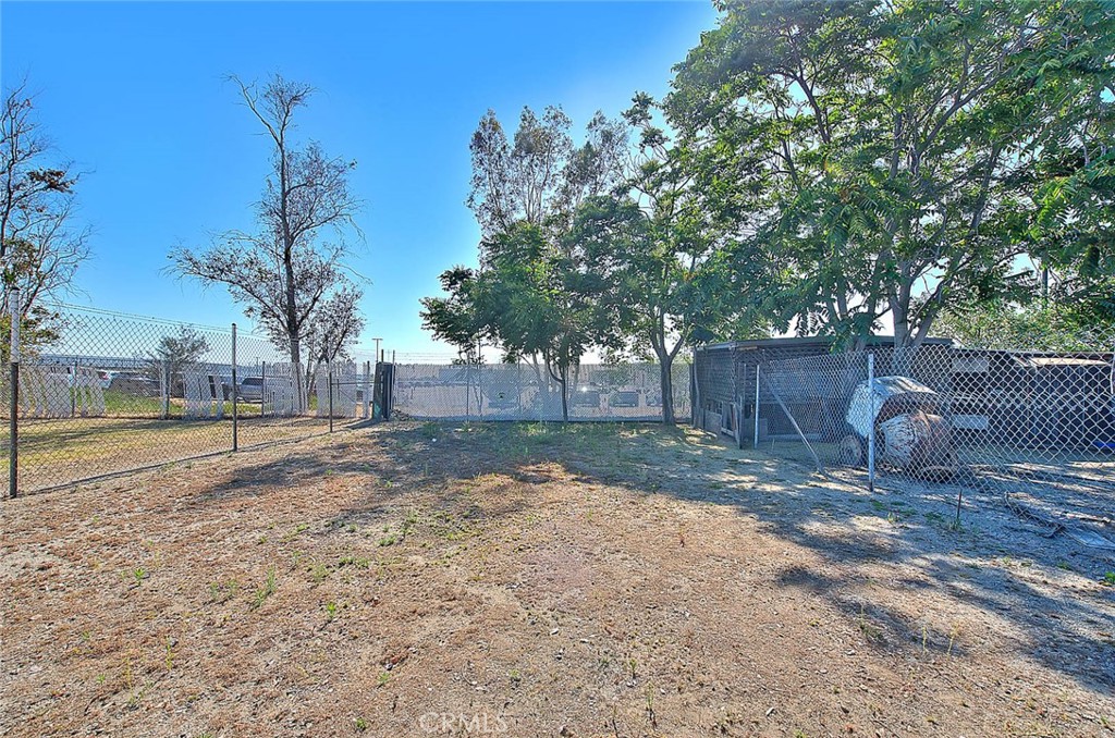 9132 Redwood Avenue