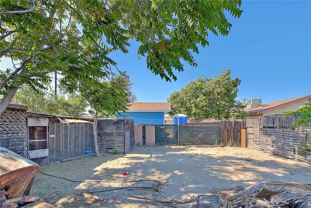 9132 Redwood Avenue