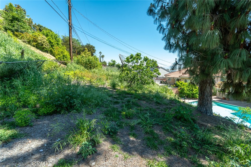 869 S Grandridge Avenue