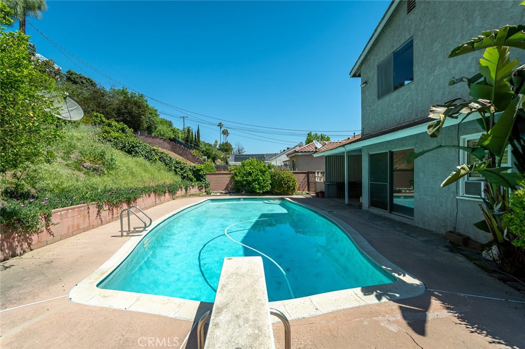 869 S Grandridge Avenue