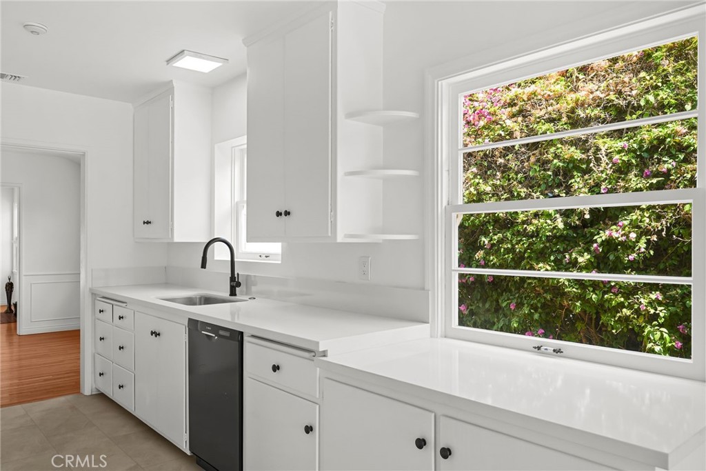 406 S Golden West Avenue