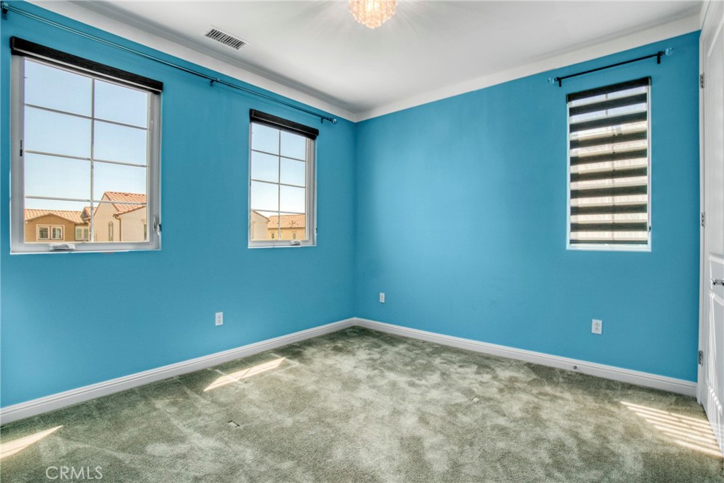 20817 W Bur Oak Circle