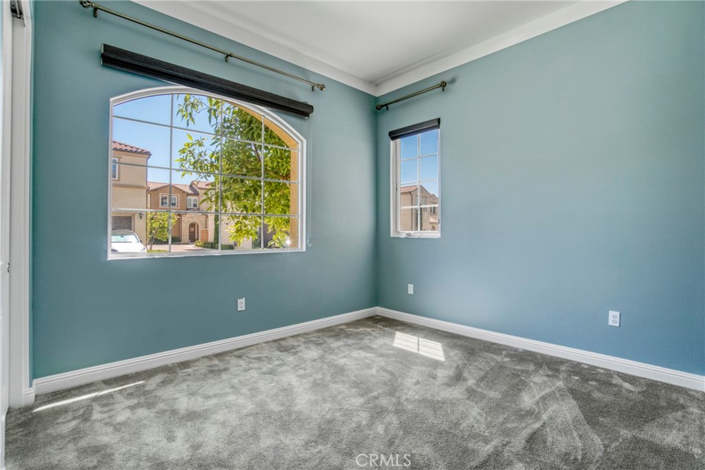 20817 W Bur Oak Circle