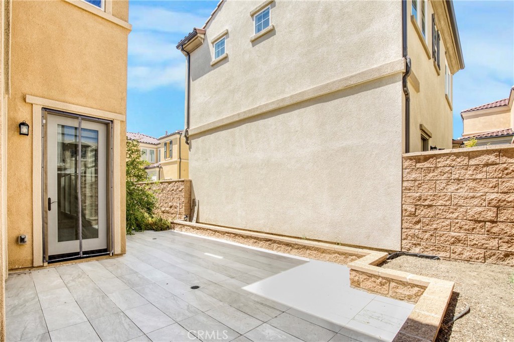 20817 W Bur Oak Circle