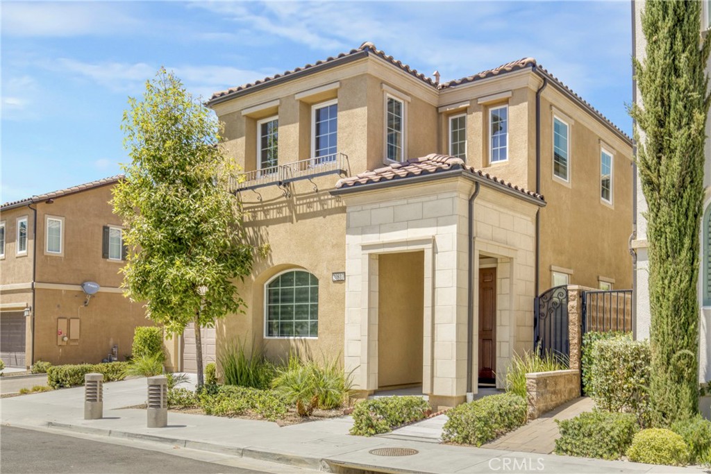 20817 W Bur Oak Circle