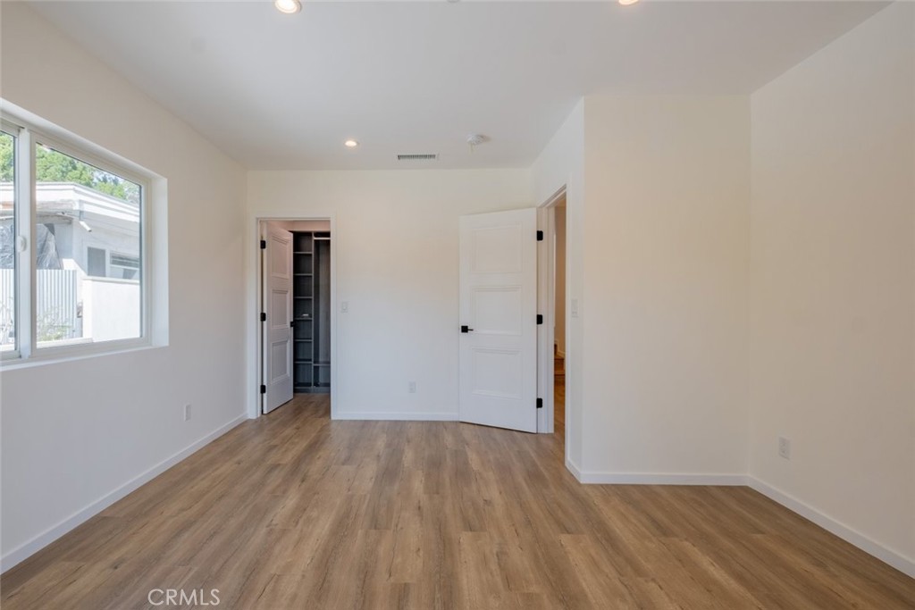 421 Mariposa Avenue