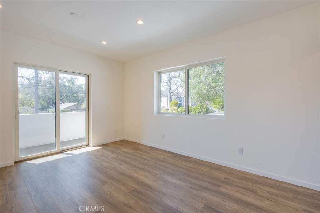 421 Mariposa Avenue