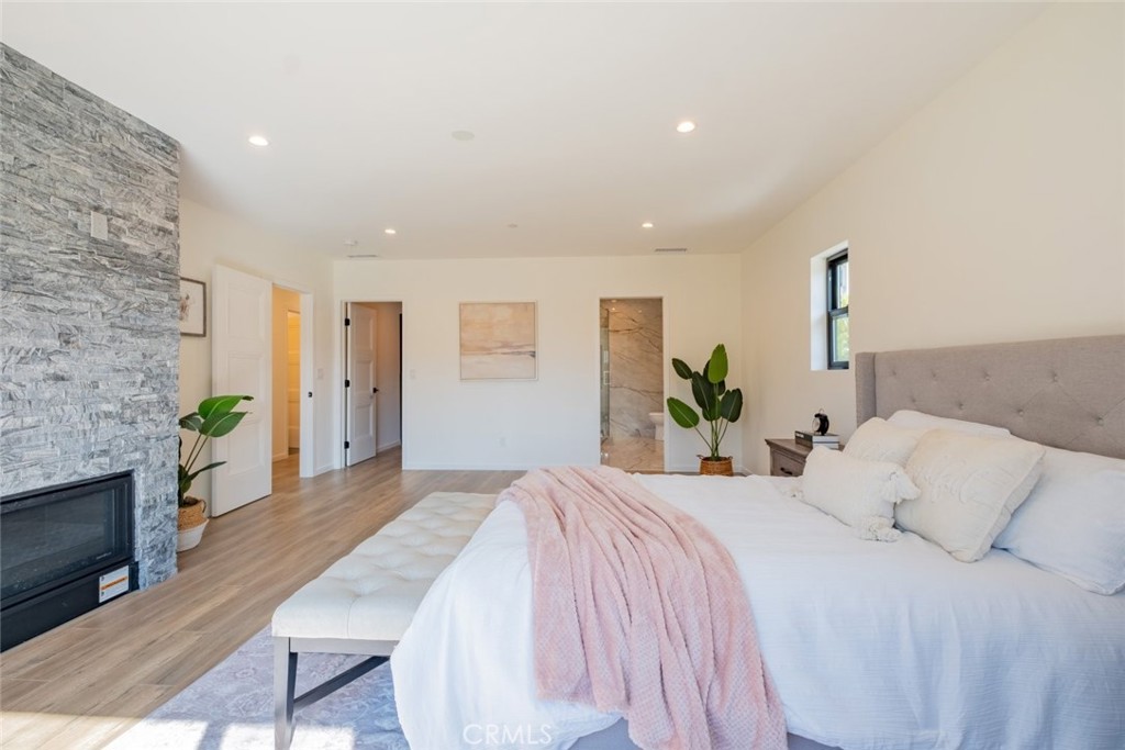 421 Mariposa Avenue