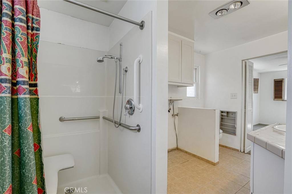 1302 E Carlton Avenue