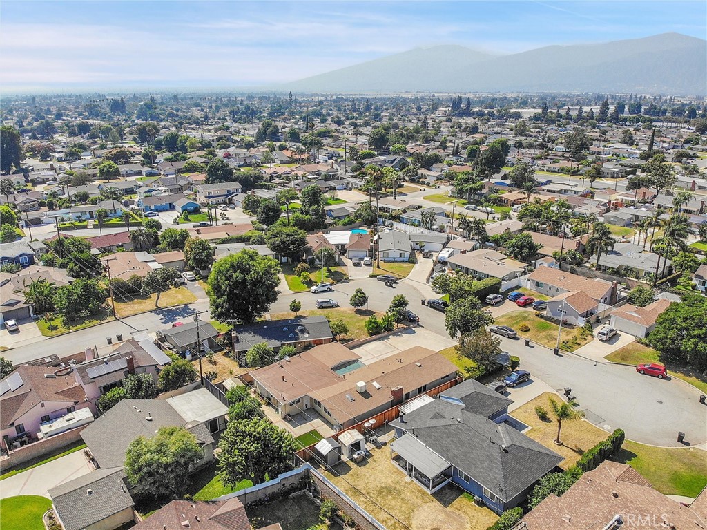 1302 E Carlton Avenue