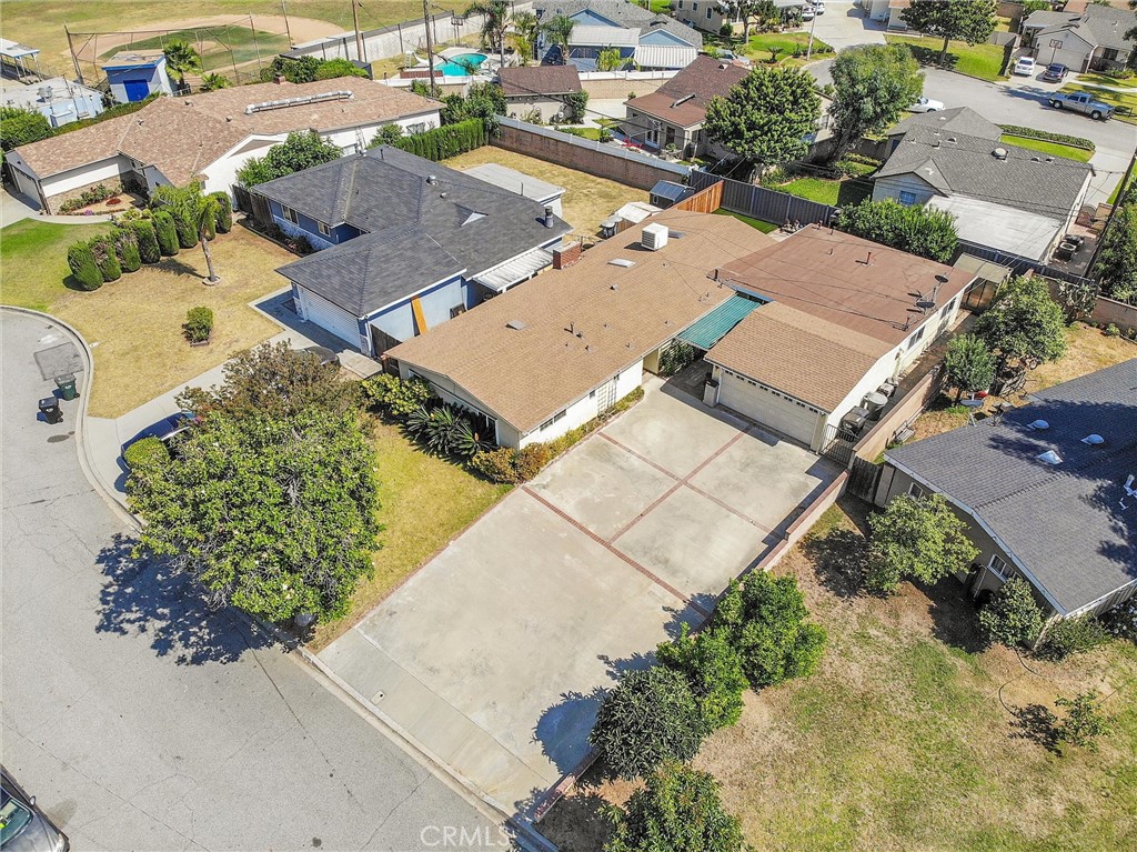 1302 E Carlton Avenue