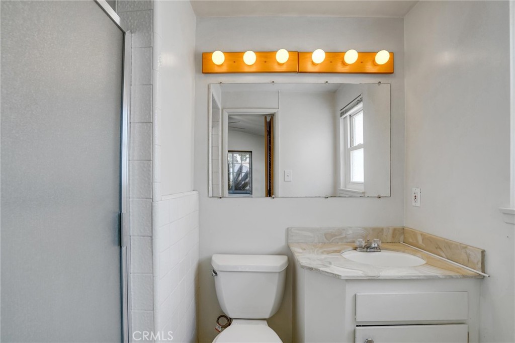 1302 E Carlton Avenue