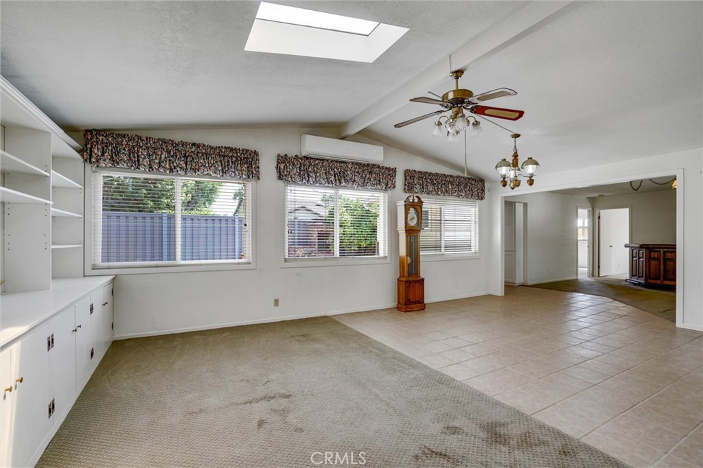 1302 E Carlton Avenue