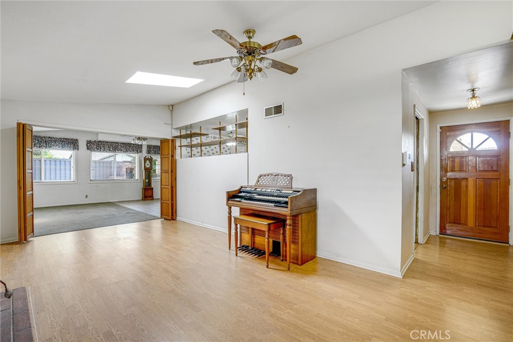 1302 E Carlton Avenue