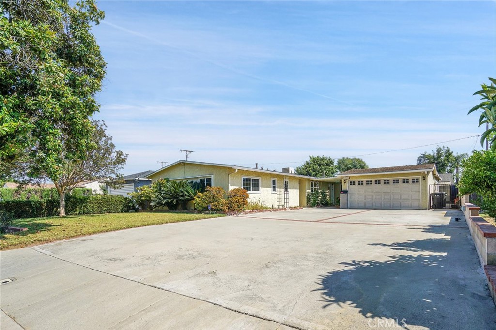 1302 E Carlton Avenue