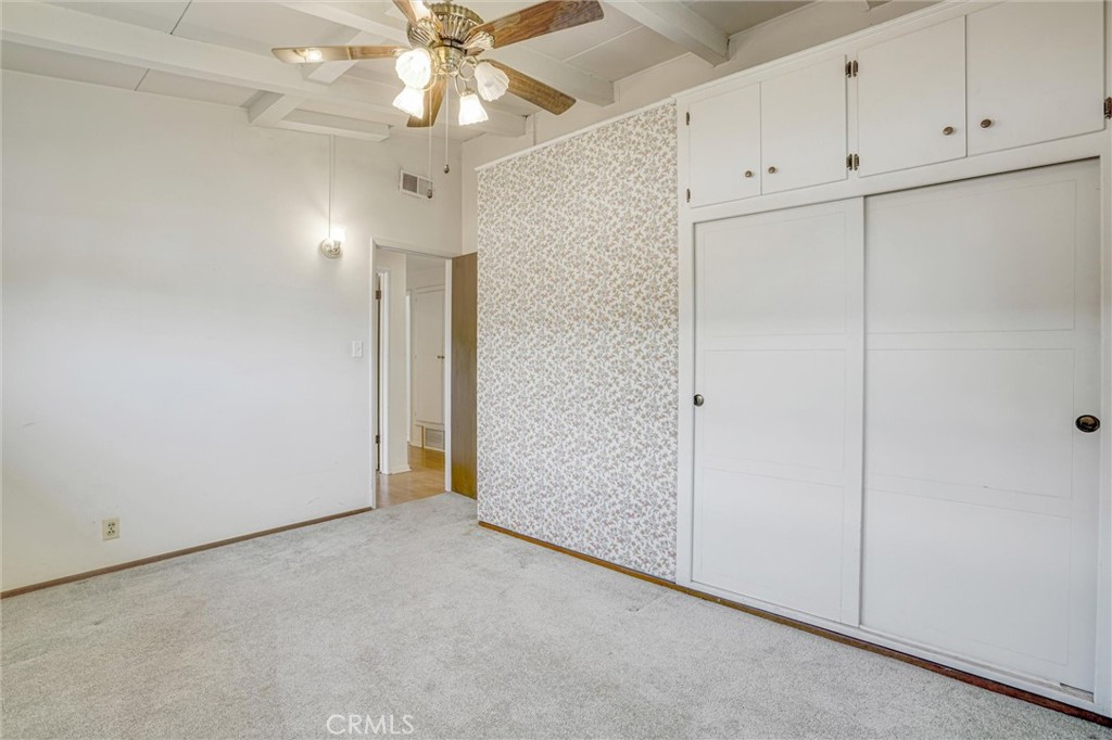 1302 E Carlton Avenue