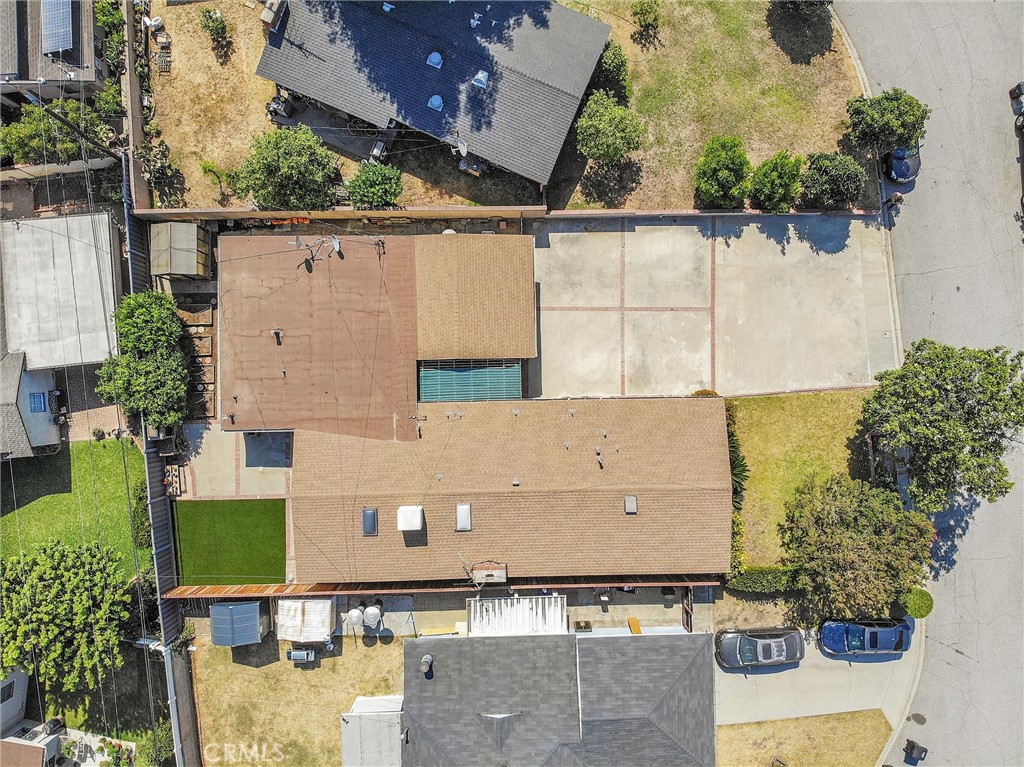 1302 E Carlton Avenue