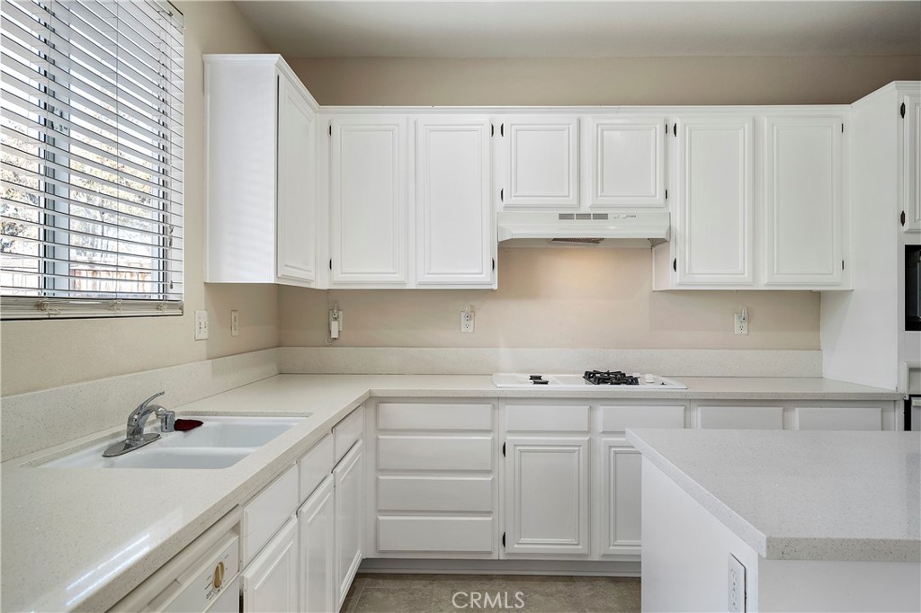 44458 Nighthawk Pass