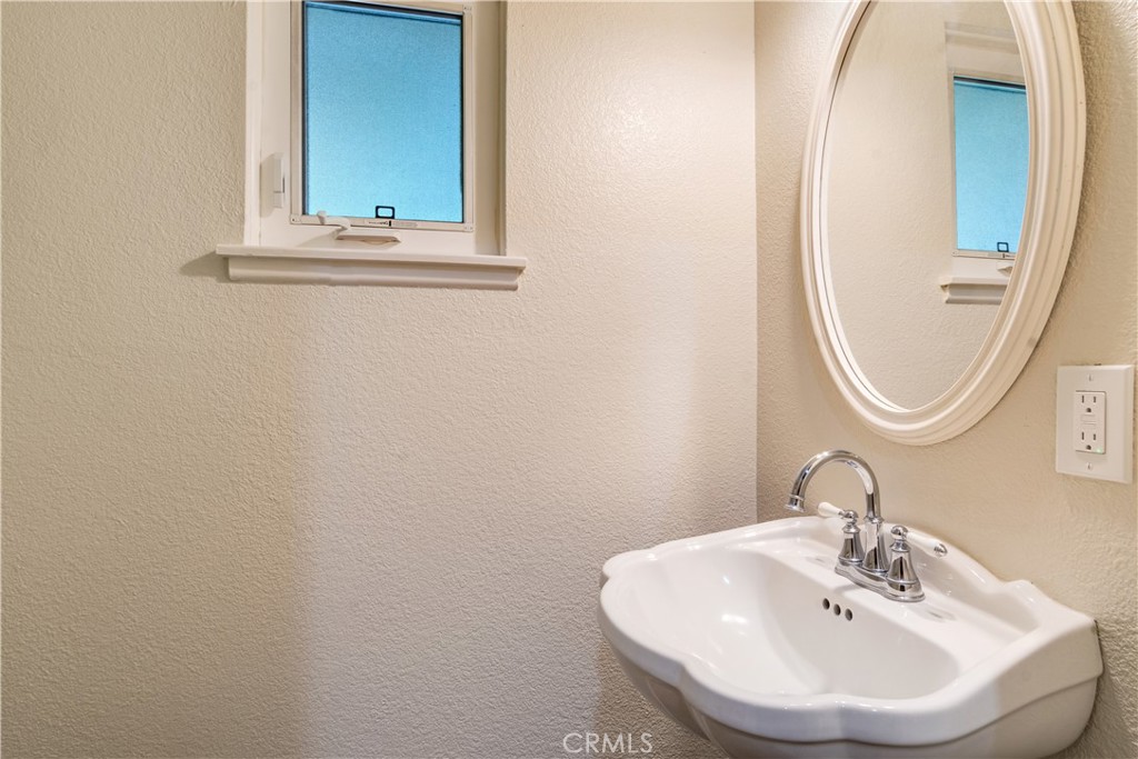 926 E Delaware Avenue