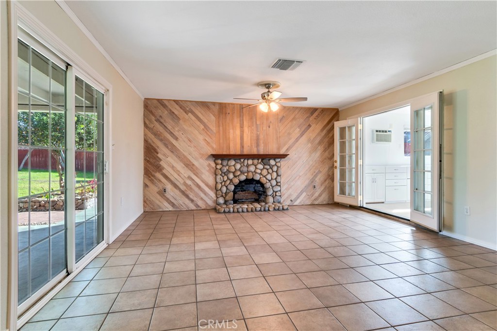 926 E Delaware Avenue