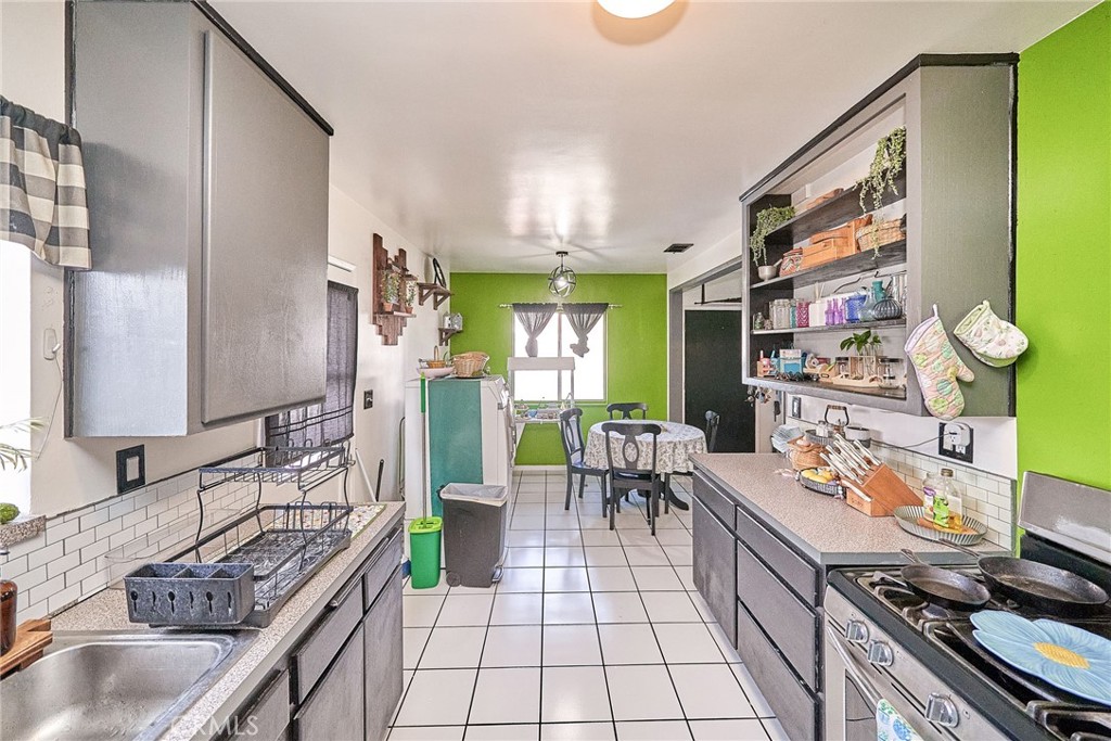 224 N ORANGE Avenue