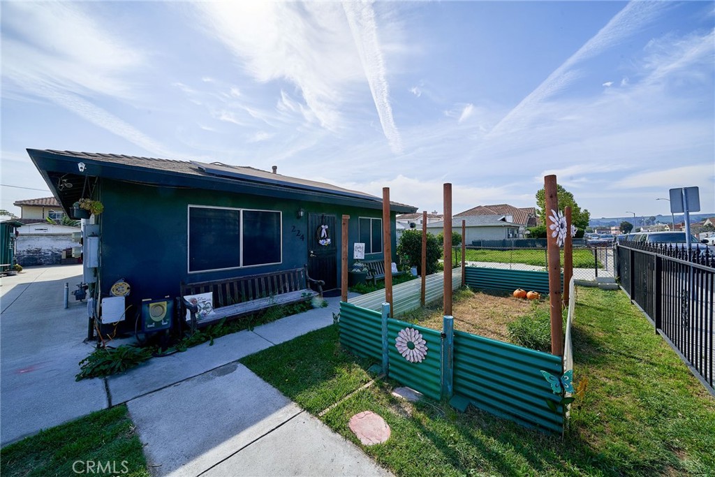 224 N ORANGE Avenue