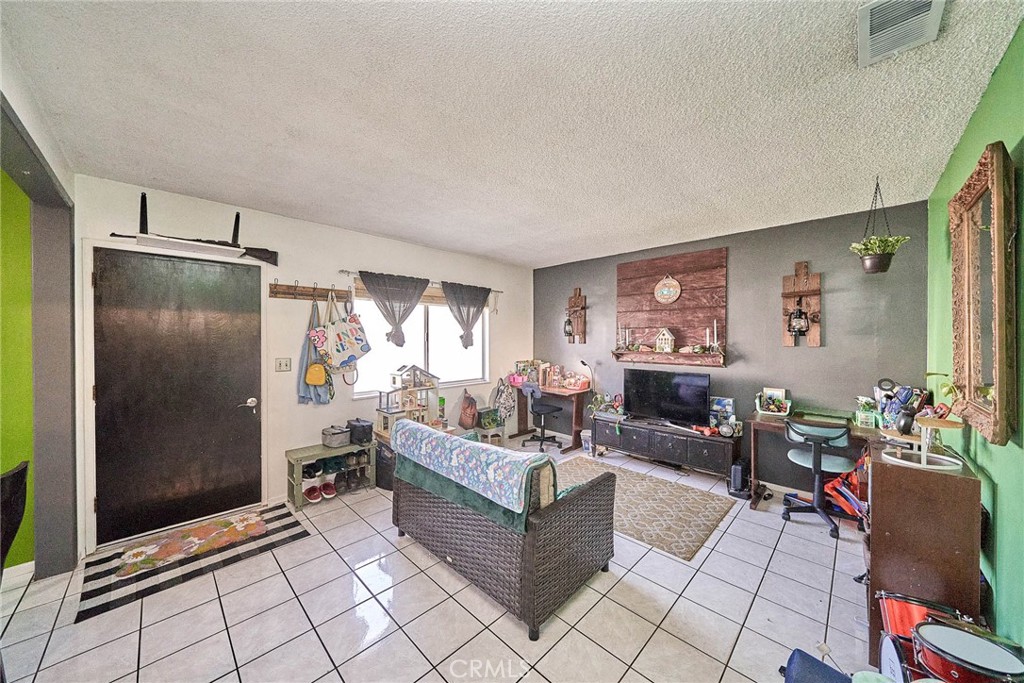 224 N ORANGE Avenue