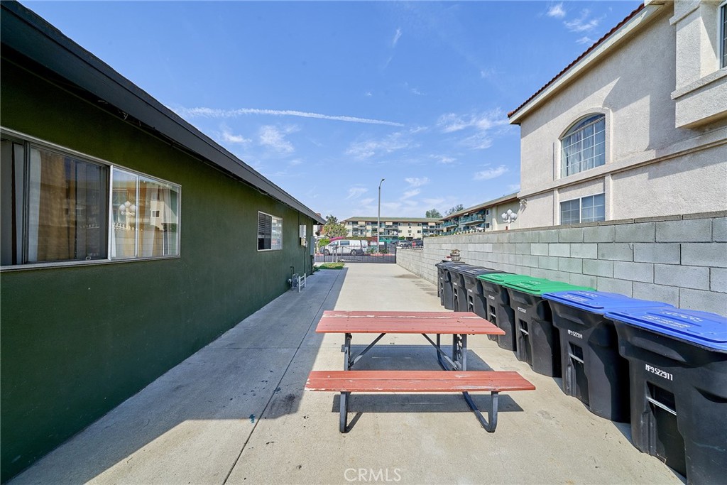 224 N ORANGE Avenue