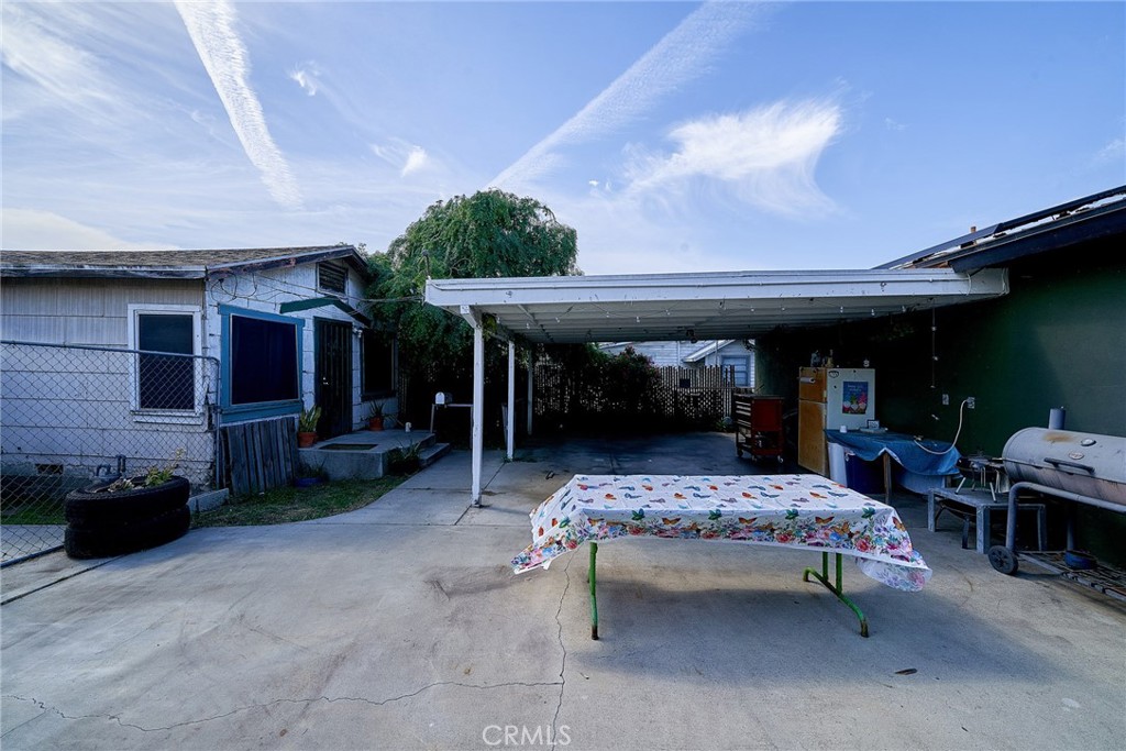 224 N ORANGE Avenue